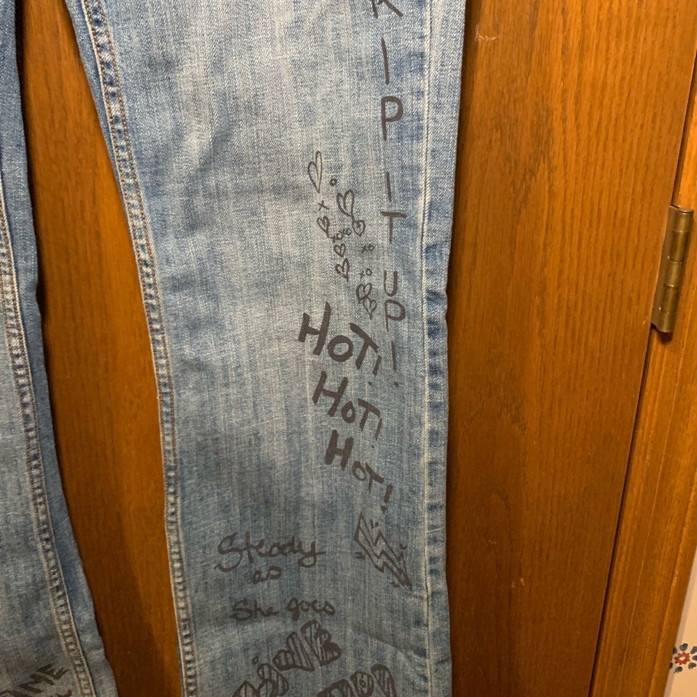 Z. Cavaricci Women’s Size 11 Embellished Graffiti Jeans Vintage Y2K - Picture 4 of 15